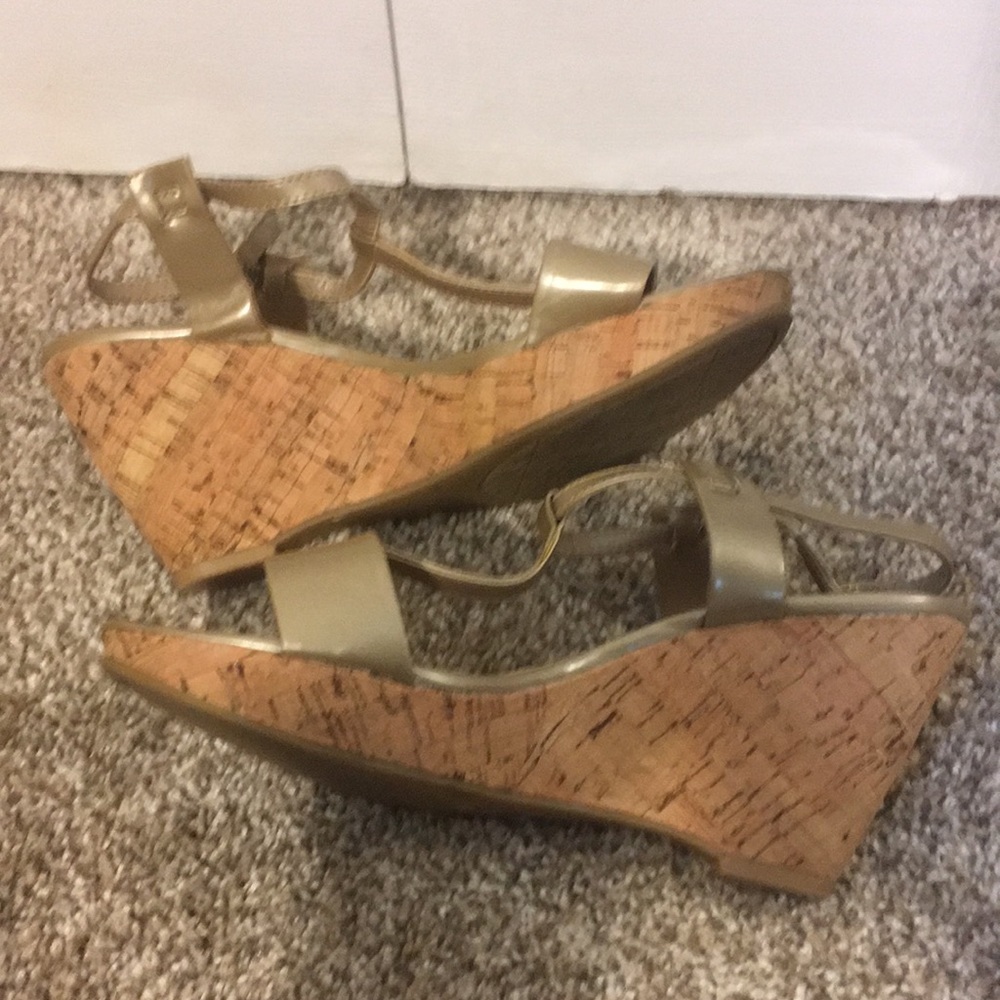 Bandolino Nude Wedge Heel Sandals Size 6.5M